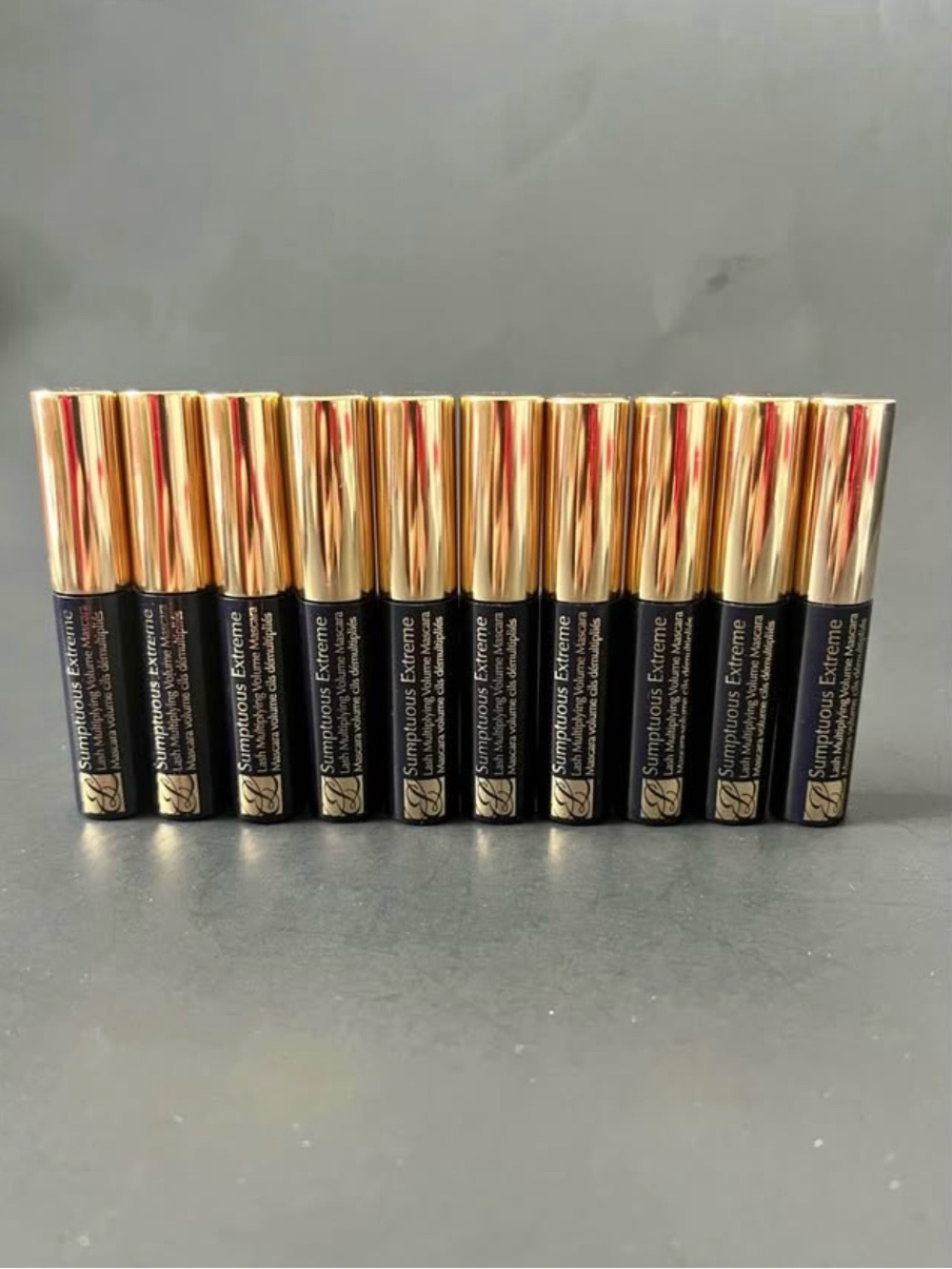 Estee Lauder
Sumptuous Extreme Lash Mascara - 01 Extreme BLACK Lot of 10